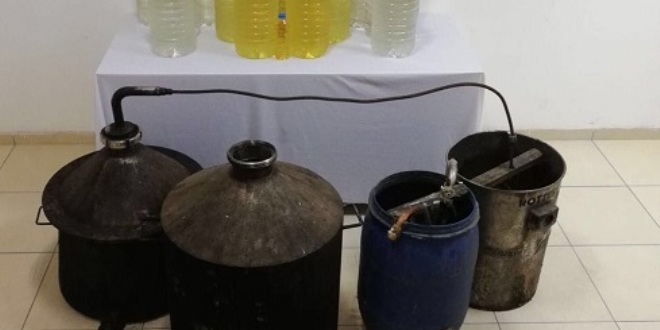 Jandarmadan sahte içki üretilen eve baskın