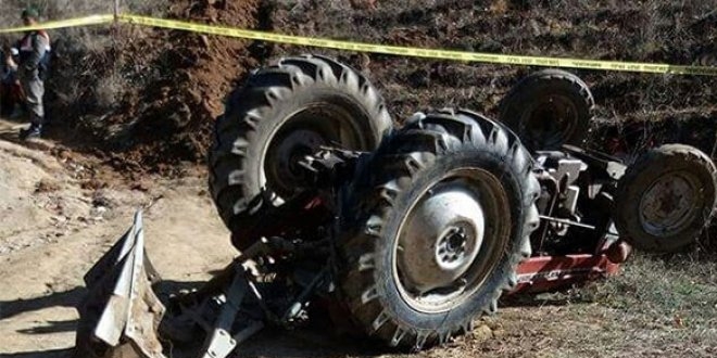 Konya'da traktörün altında kalan çiftçi öldü