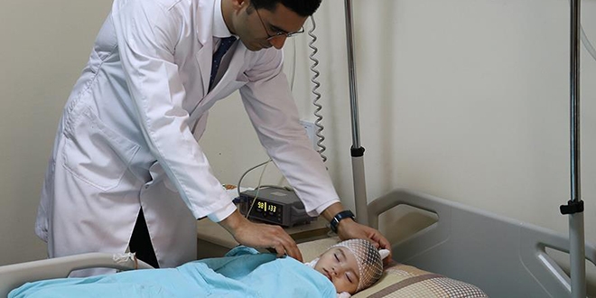 Suriyeli bebeğe Türk doktorlardan şifa