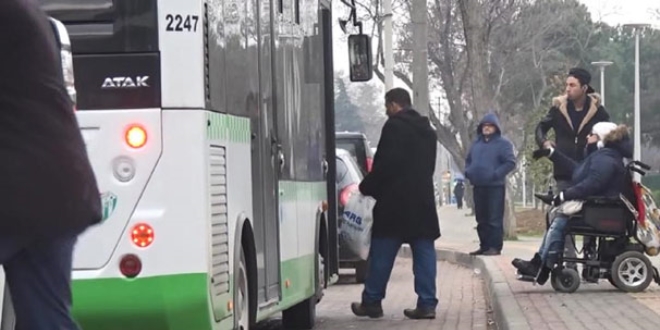 Otobüslerin engelli kadını almadığı iddiası