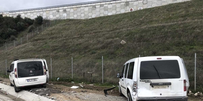 Bursa'da kaza yapan polisler ölümden döndü