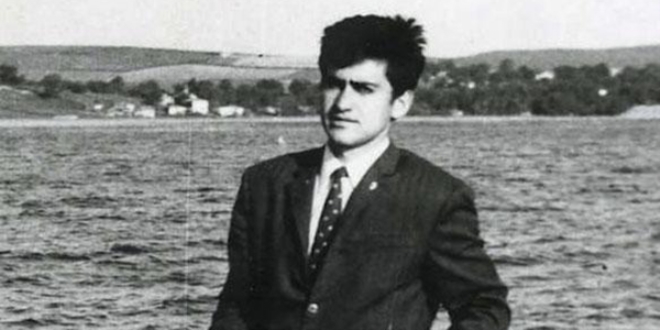 İşte Veysel Eroğlu'nun gençliğinde yazdığı eleştiri
