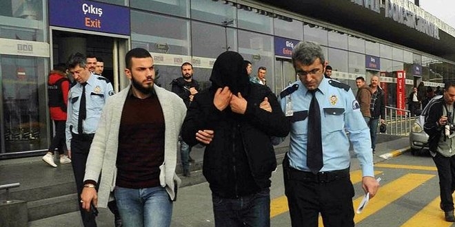 Kaçak yolcunun faturası güvenlikçilere kesildi