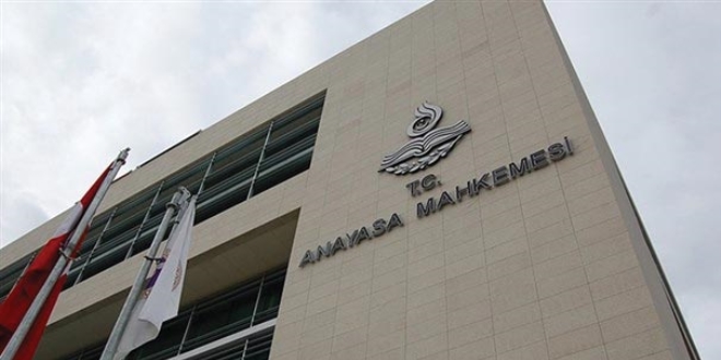 AYM'den gelir vergisi kanunun iptal istemine ret