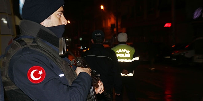 İzmir'de 750 polisin katılımıyla asayış uygulaması