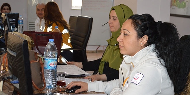 112'yi arayıp, dakikalarca şarkı söyledi
