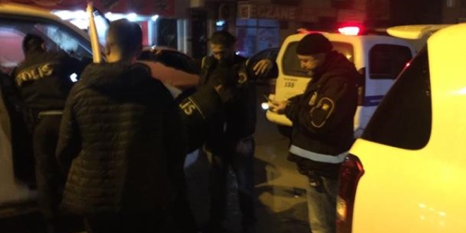 İzmir'de asayiş uygulaması: 25 kişi gözaltına alındı