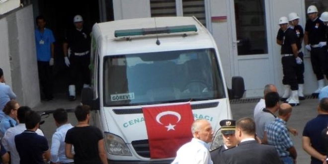 Şehitlerin cenazeleri gözyaşlarıyla morgdan alındı