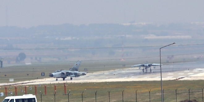 İncirlik'te hava hareketliği devam ediyor