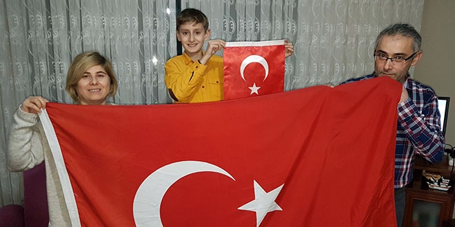 Afrin harekatına Türk Bayraklı destek çığ gibi büyüyor