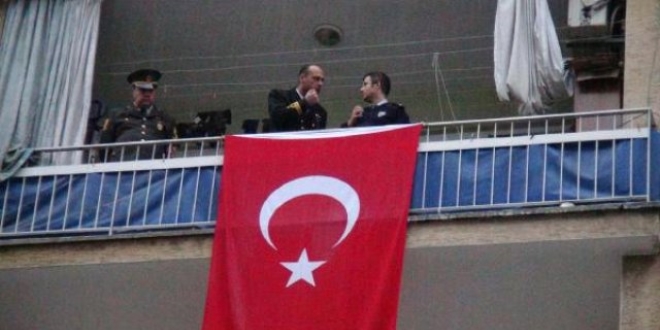 Şehit askerlerin ailelerine acı haber ulaşıyor