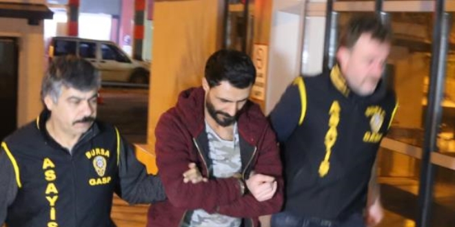 Bursa'da çocuklarını rehin alan babayı polis ikna etti