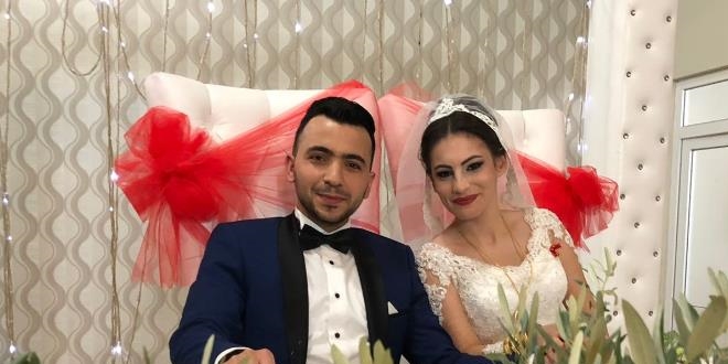 Evlilik masasını gül yerine zeytin dalıyla donattı