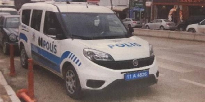 Polis aracına hatalı park cezası