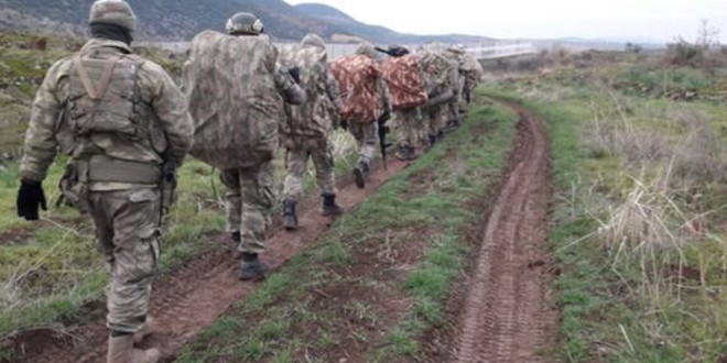 Mehmetçik 8 koldan Afrin'e yürüyor