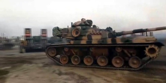 Mehmetçik mayınları temizleyerek ilerliyor