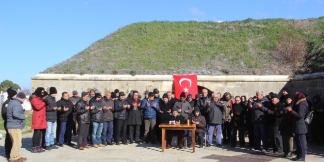 İmamlar askerler için Kur'an okuyup, dua etti