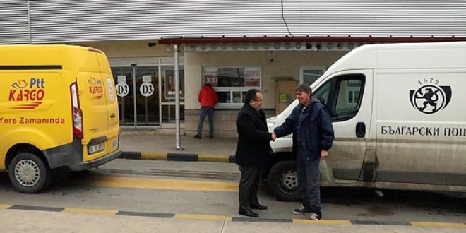Sınırda 'posta değişim' mesaisi