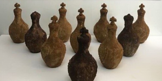 2 bin yıllık 2 küp yılan zehri ve 8 küp şarap ele geçirildi
