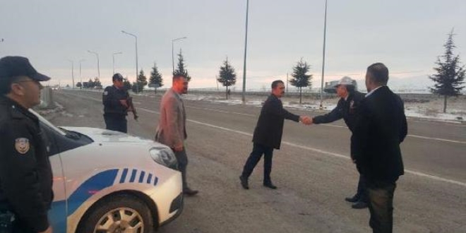 Vali Aktaş'tan polis uygulama noktasına ziyaret