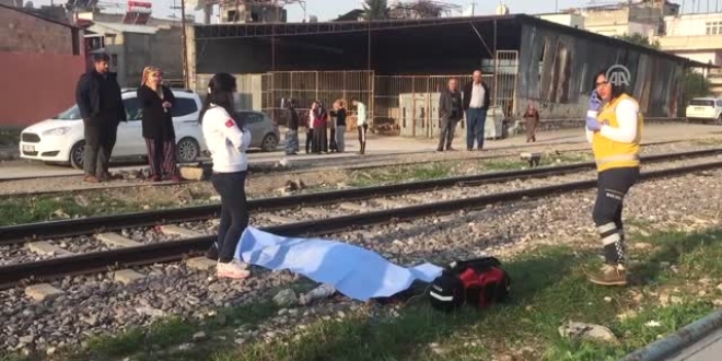 Afyonkarahisar'da trenin çarptığı genç kız öldü
