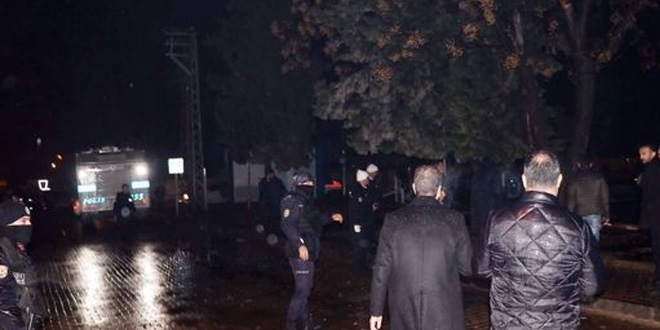 PYD/PKK mensuplarınca ateşlenen bir roket Reyhanlı ilçesine düştü