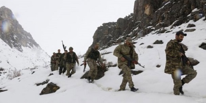 Kato Da'nda 1 metre karda PKK'l aryorlar