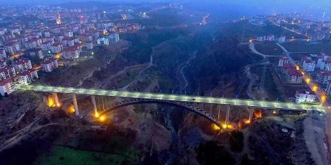 Karabük'te mahallelerde asansörlü, yürüyen merdivenli ulaşım