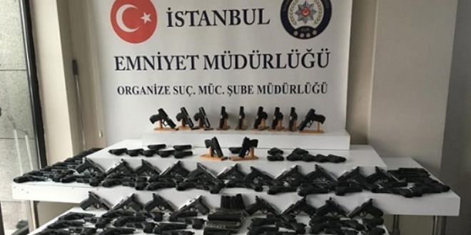 İstanbul'da 2 bölüğü donatacak miktarda silah ele geçirildi