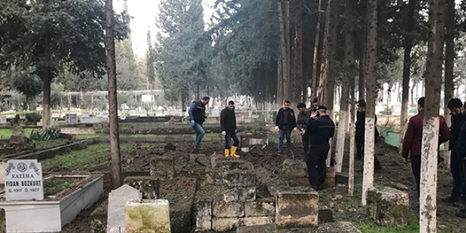 Reyhanlı'ya roketli saldırı mezarlığa isabet etti