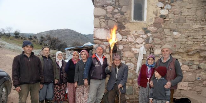 Bu mahallede 100 yıldır elektrik yok