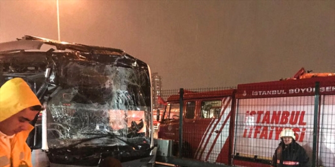 Haramidere metrobüs kazası: 22 kişi yaralandı