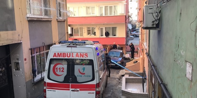 Beyoğlu'nda ikinci kattan düşen kişi hayatını kaybetti
