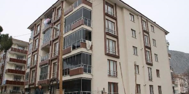 Güneş enerjisi ile evinin elektrik ihtiyacını karşılıyor