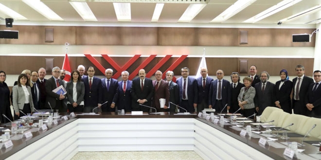 YÖK Başkanı, önde gelen 19 Türk akademisyenle görüştü