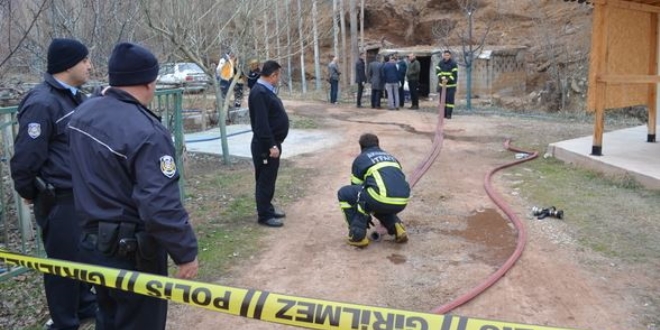 Beşiğin altına gizlenmiş bomba düzeneği ele geçirildi