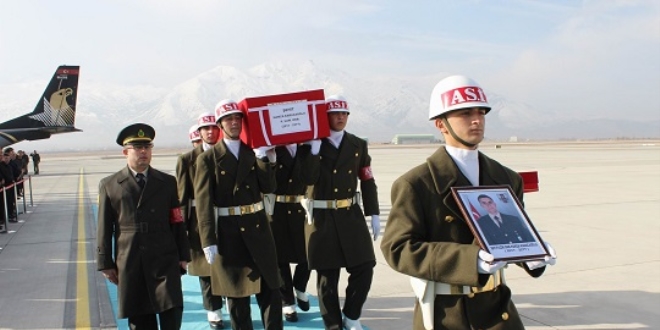 Giresunlu Afrin şehidinin cenazesi Erzincan'a getirildi