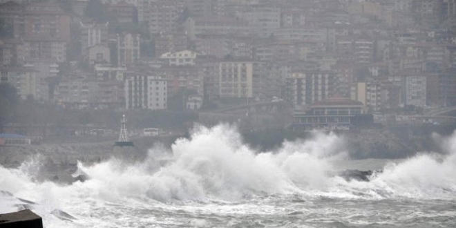 Karadeniz'de yarın fırtına bekleniyor