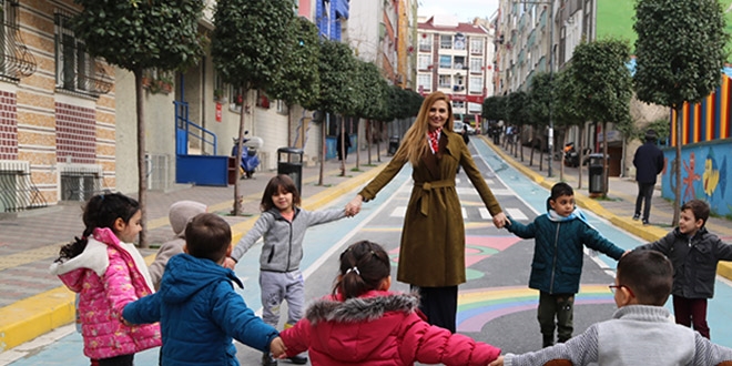Çocuk sokağı yine tez konusu oldu