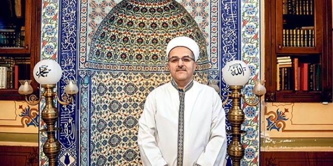Camiyi evsizlere açtı: İçinde sevgi yoksa yaptıkların eksik kalır