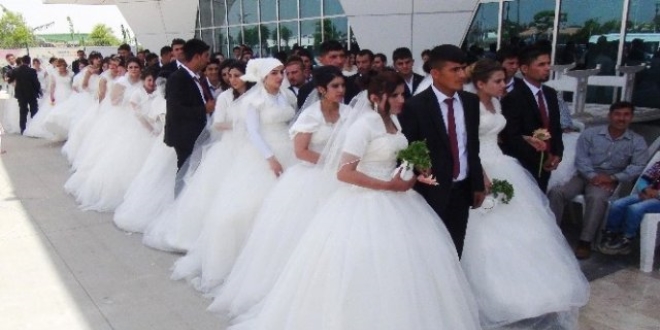 Şanlıurfa'da 38 çift Sevgililer Günü'nde 'evet' dedi