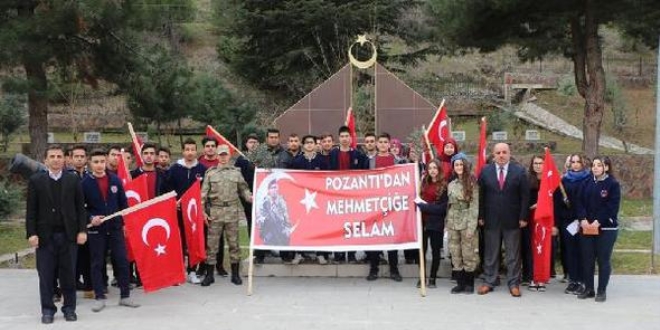 Liselilerden Mehmetçiğe destek