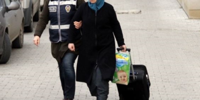 FETÖ evinde yakalanan kadın öğretmene adli kontrol