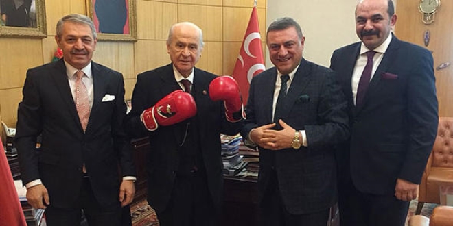Bahçeli'nin bu fotoğrafı sosyal medyayı salladı