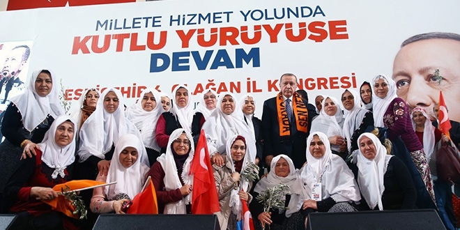 Cumhurbaşkanı Erdoğan'ı zeytin dallarıyla karşıladılar