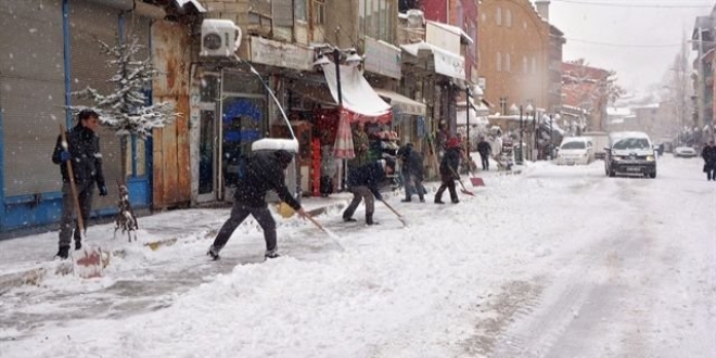 Van'da kar yağışı etkili oluyor