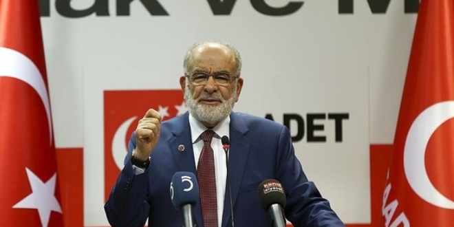 Karamollaoğlu: Üzerimizde oyunlar oynanıyor