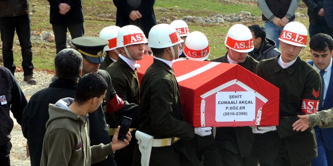 Şehit Sözleşmeli Er Akçal, gözyaşlarıyla uğurlandı