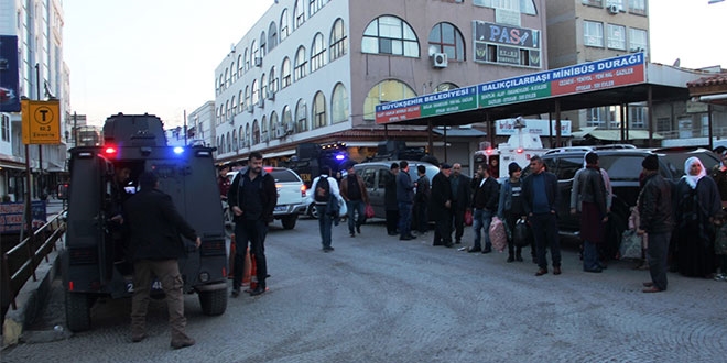 Çocukların yerde bulduğu cisim patladı: 2 yaralı