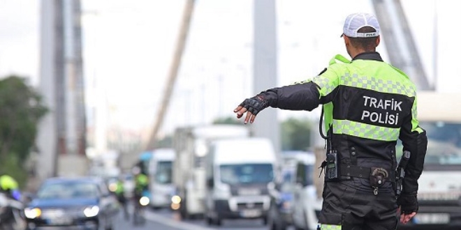 stanbul'da yarn bu yollar trafie kapal